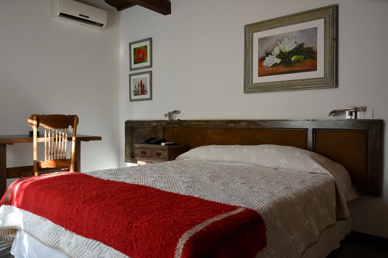 Hotel Posada La Comandancia Melo Esterno foto